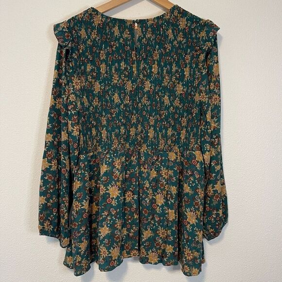 Torrid Peplum Crinkle Gauze Smocked Floral Blouse Size 3 - Picture 7 of 8